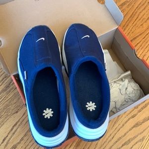Women’s Nike slides